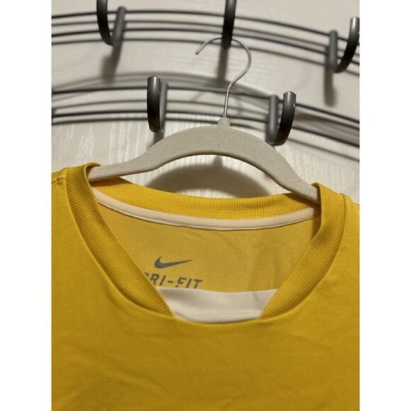 Men's Nike Dri-Fit Fitted Shirt Men’s Large Yellow /White Top Breathable tee - Picture 4 of 16